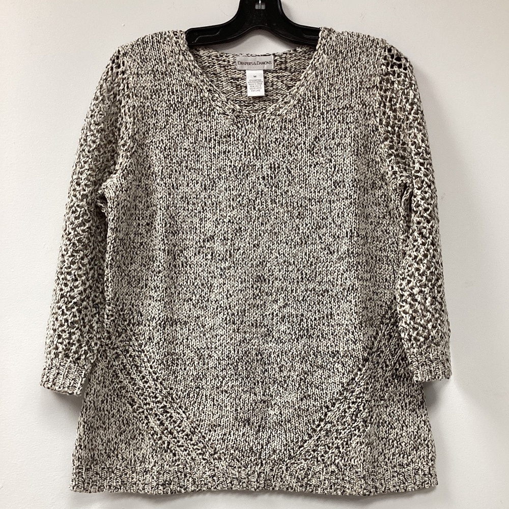 Beautiful marl tape yarn V-neck sweater